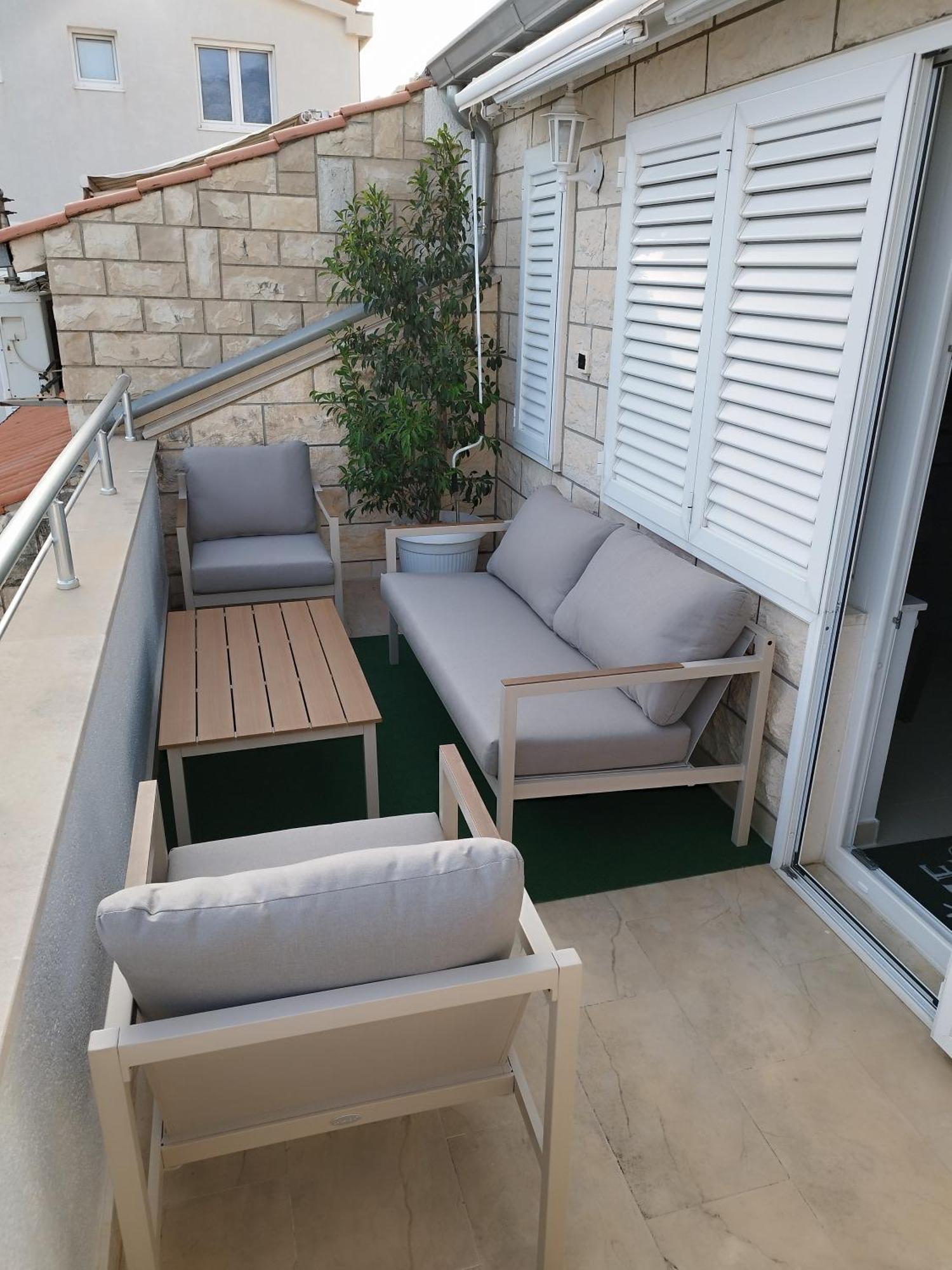 Ferienwohnung Am Sandstrand Omiš Exterior foto